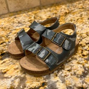 Cat & Jack Toddler Shoes, size 5 walker, camo